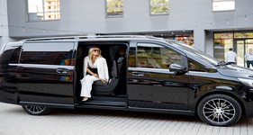 Top-rated van taxi for DIA airport in Golden, CO